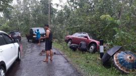 KECELAKAAN MOBIL SEDAN DI PADUKUHAN KEPIL