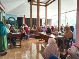 PEMBAGIAN BANTUAN CPP ALOKASI FEBRUARI MARET DI KALURAHAN PUTAT
