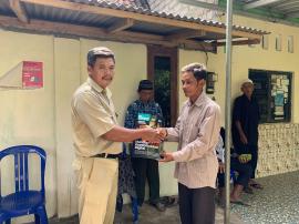 PENYERAHAN AKTA KEMATIAN PADUKUHAN PUTAT WETAN DAN GUMAWANG